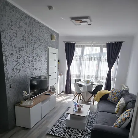 Flora Cozy شقة بوروفتس