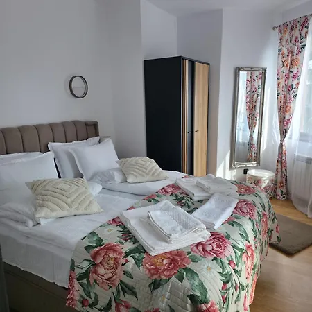 Flora Cozy Borovets