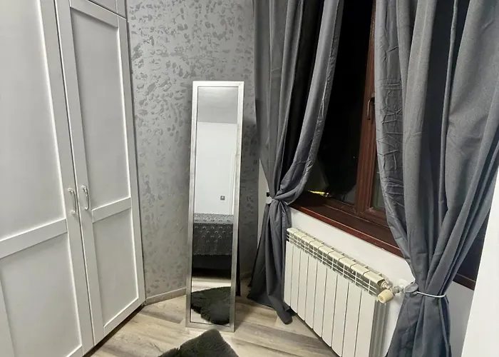 Flora Cozy شقة بوروفتس